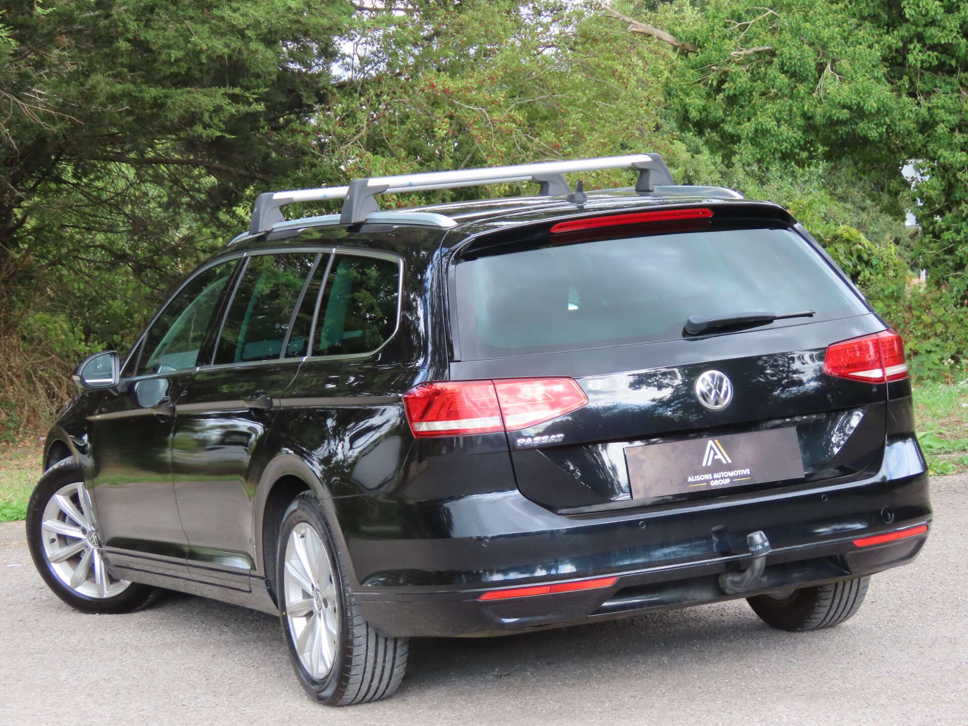 Volkswagen Passat view 6
