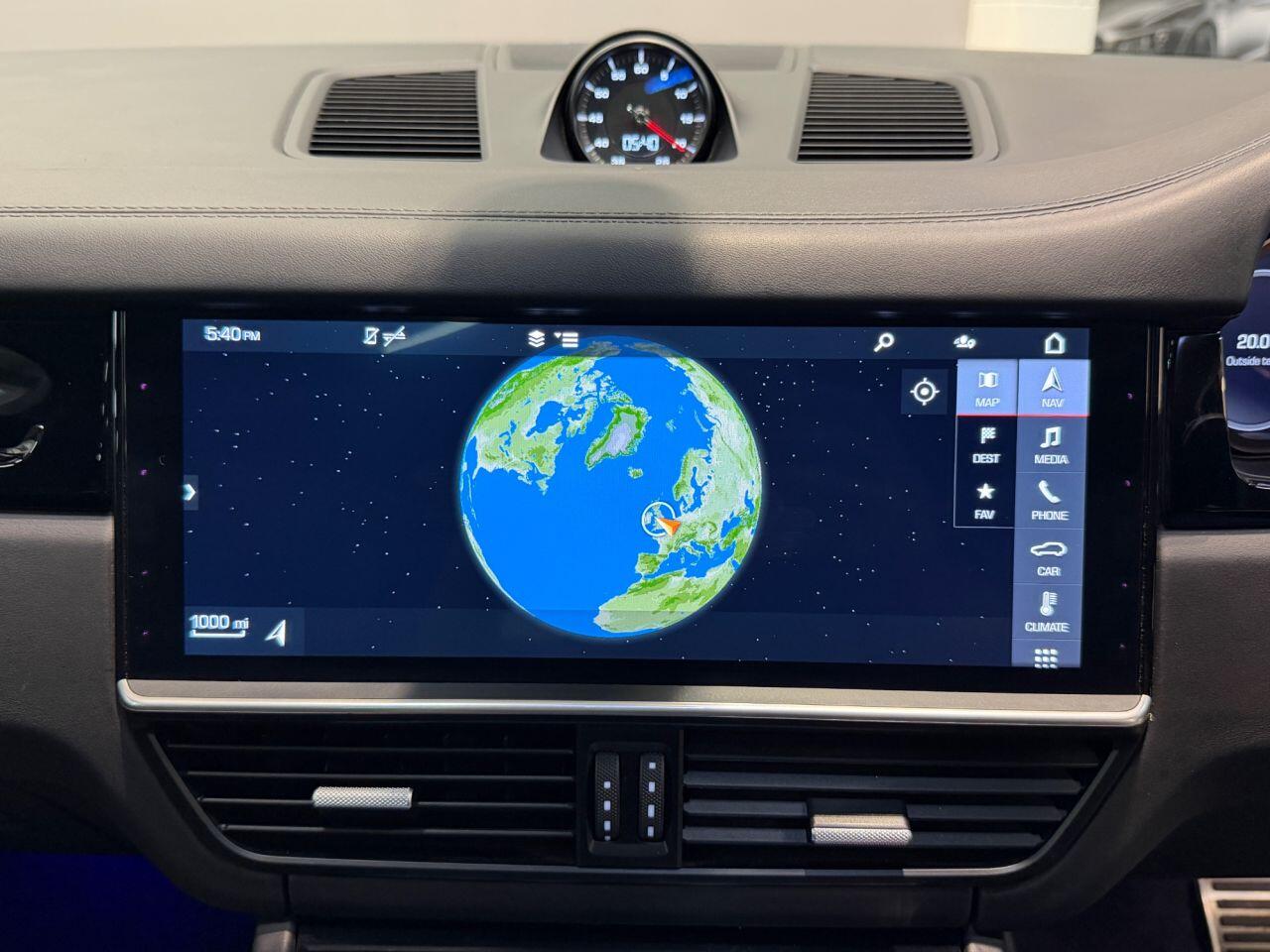 Porsche Cayenne view 21