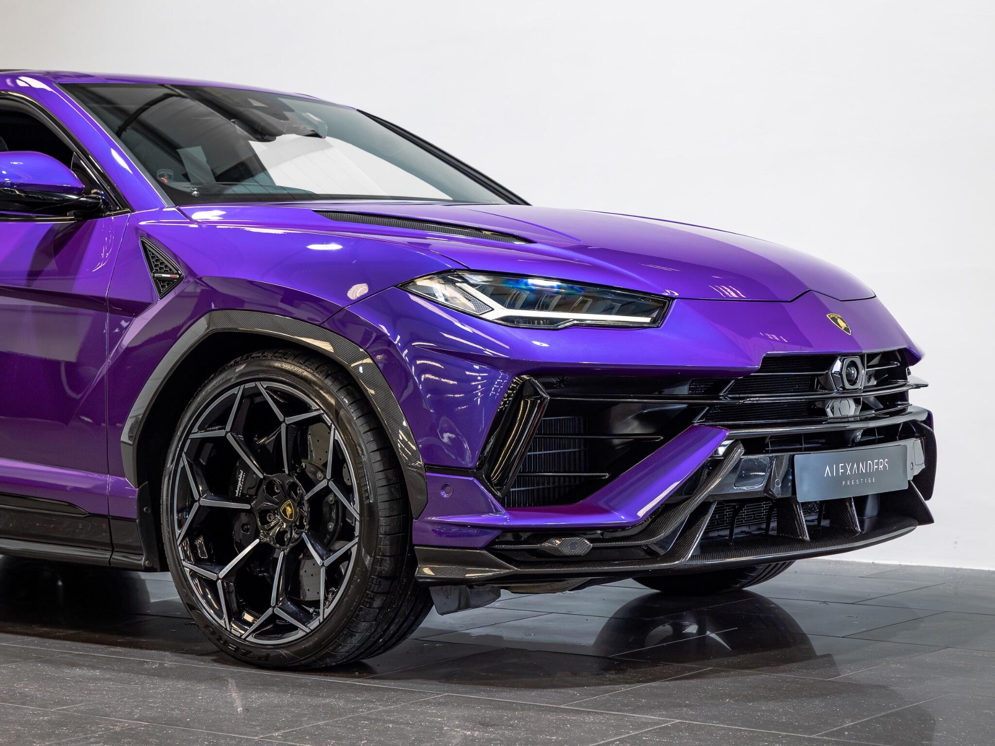 Lamborghini Urus view 11