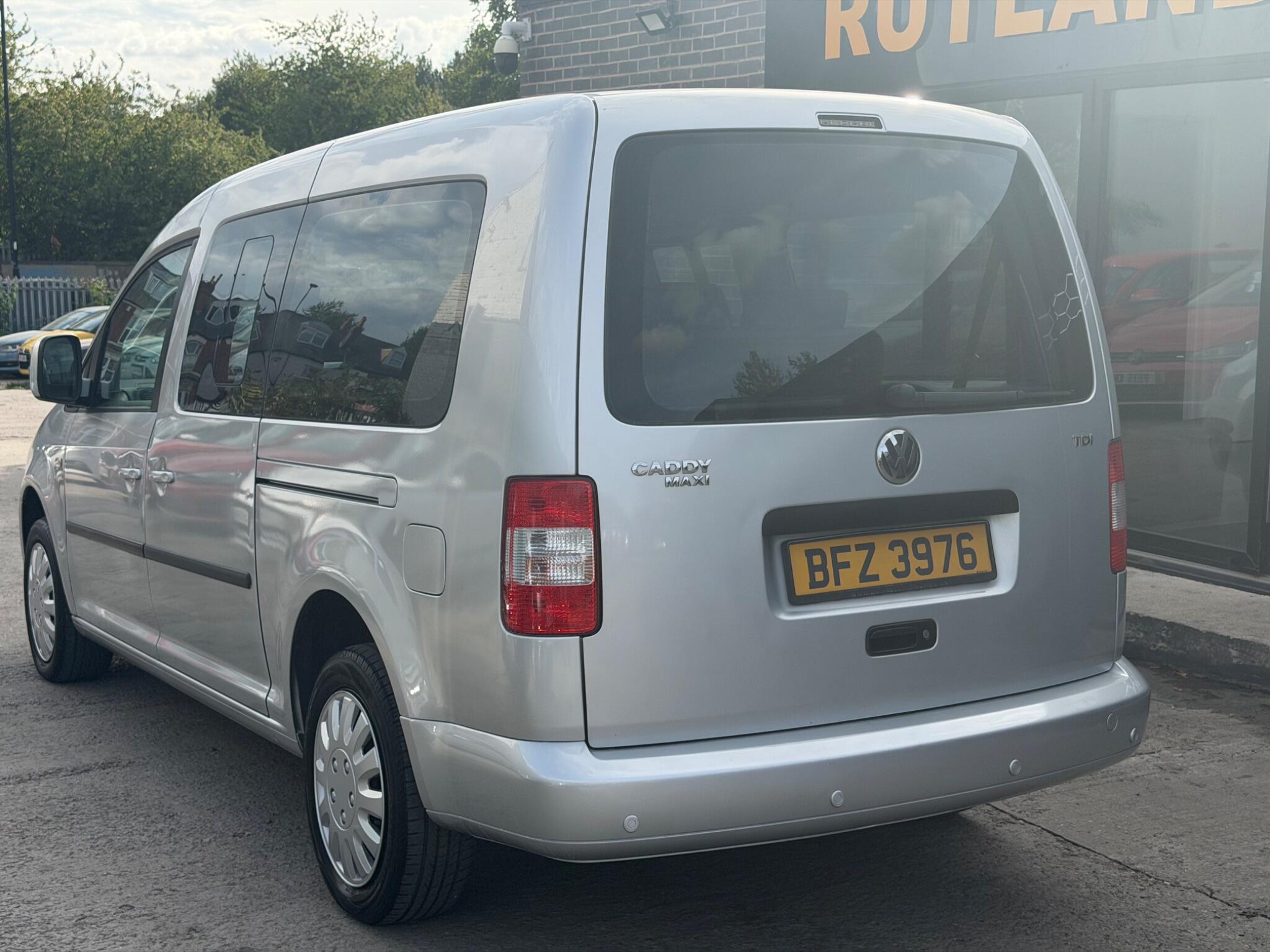 Volkswagen Caddy Maxi Life view 6