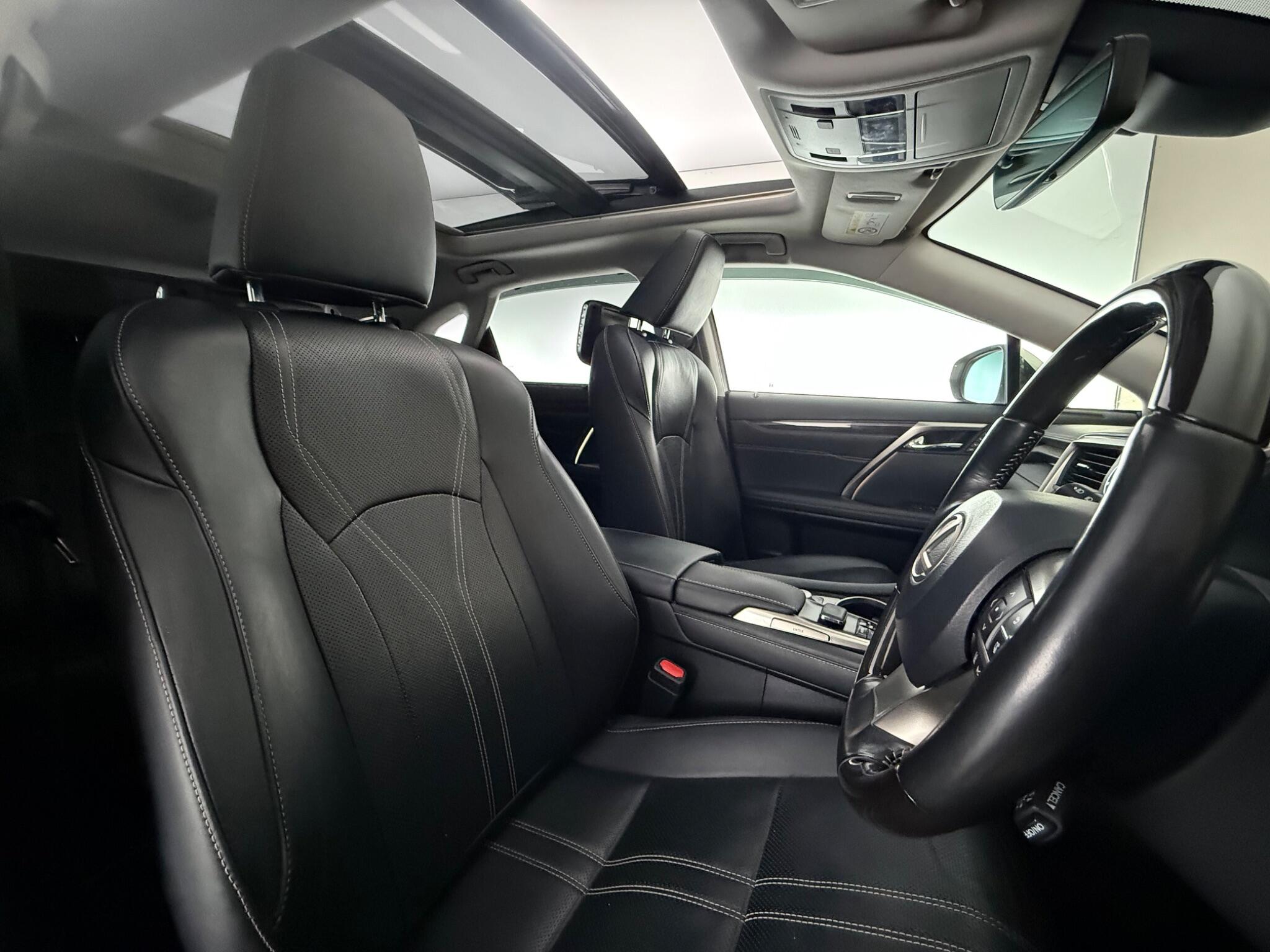Lexus RX view 35