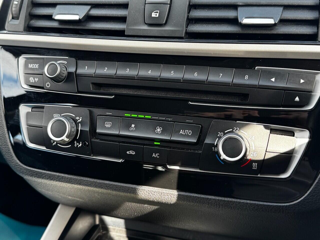 BMW 1 Series view 32