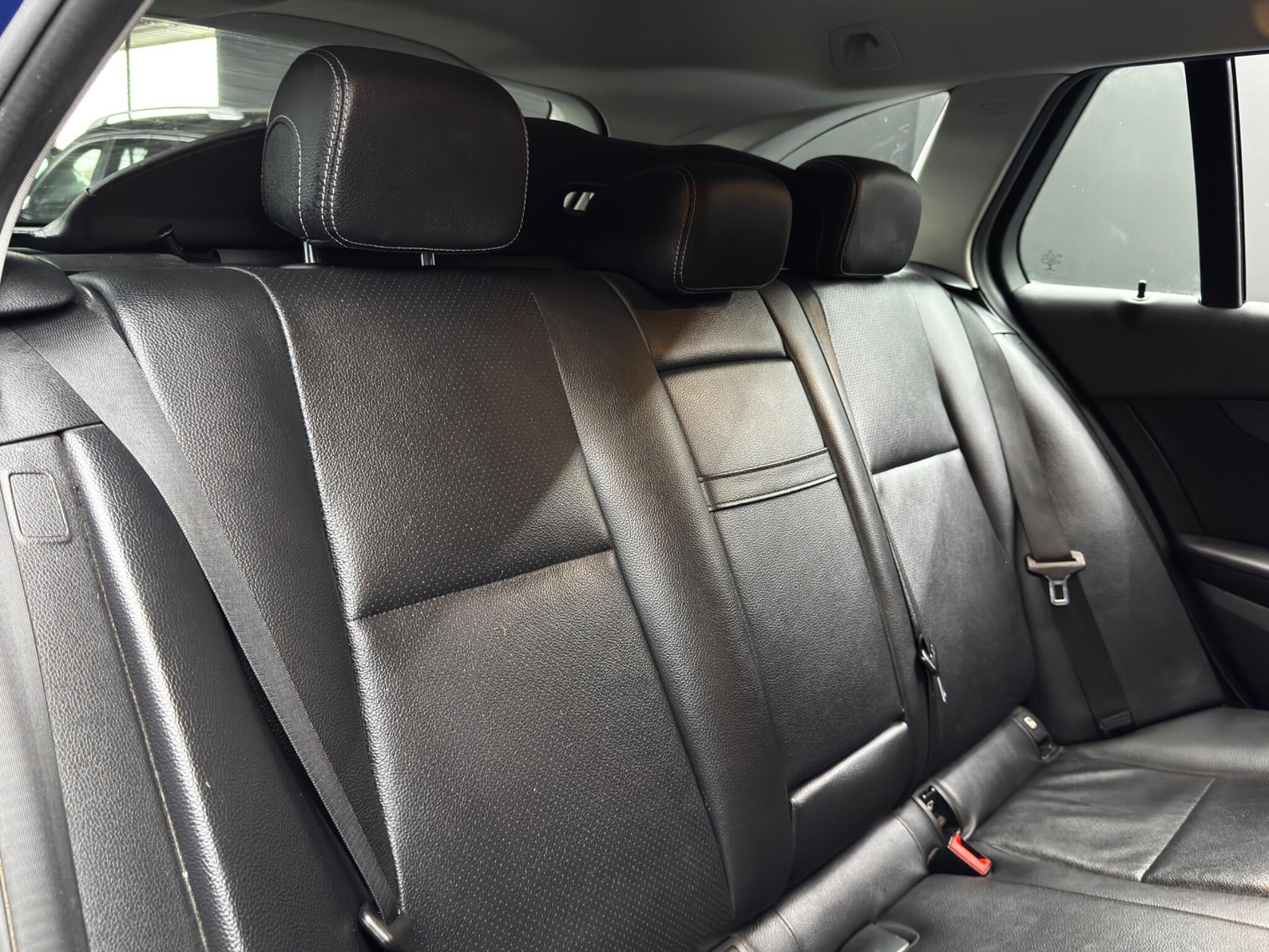 Mercedes-Benz C-Class view 15