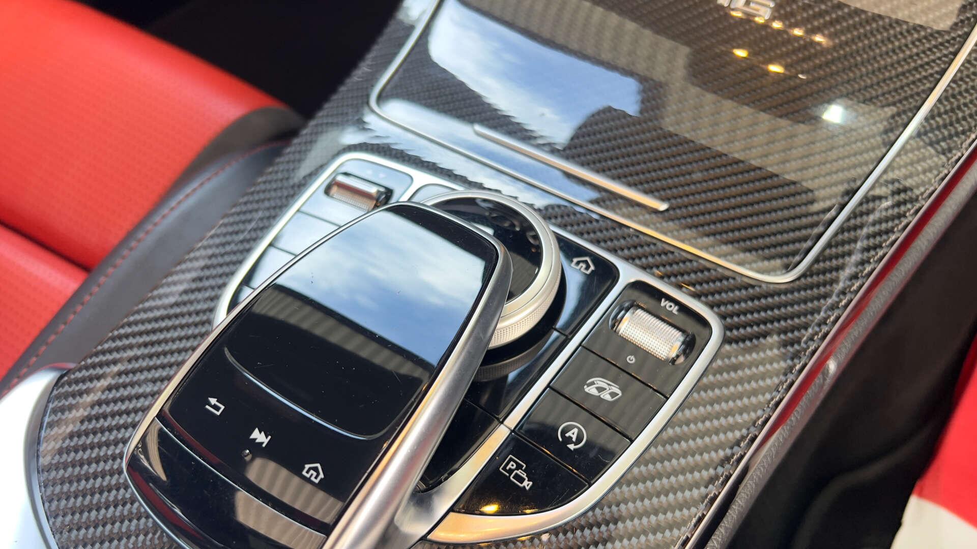 Mercedes-Benz C-Class view 23