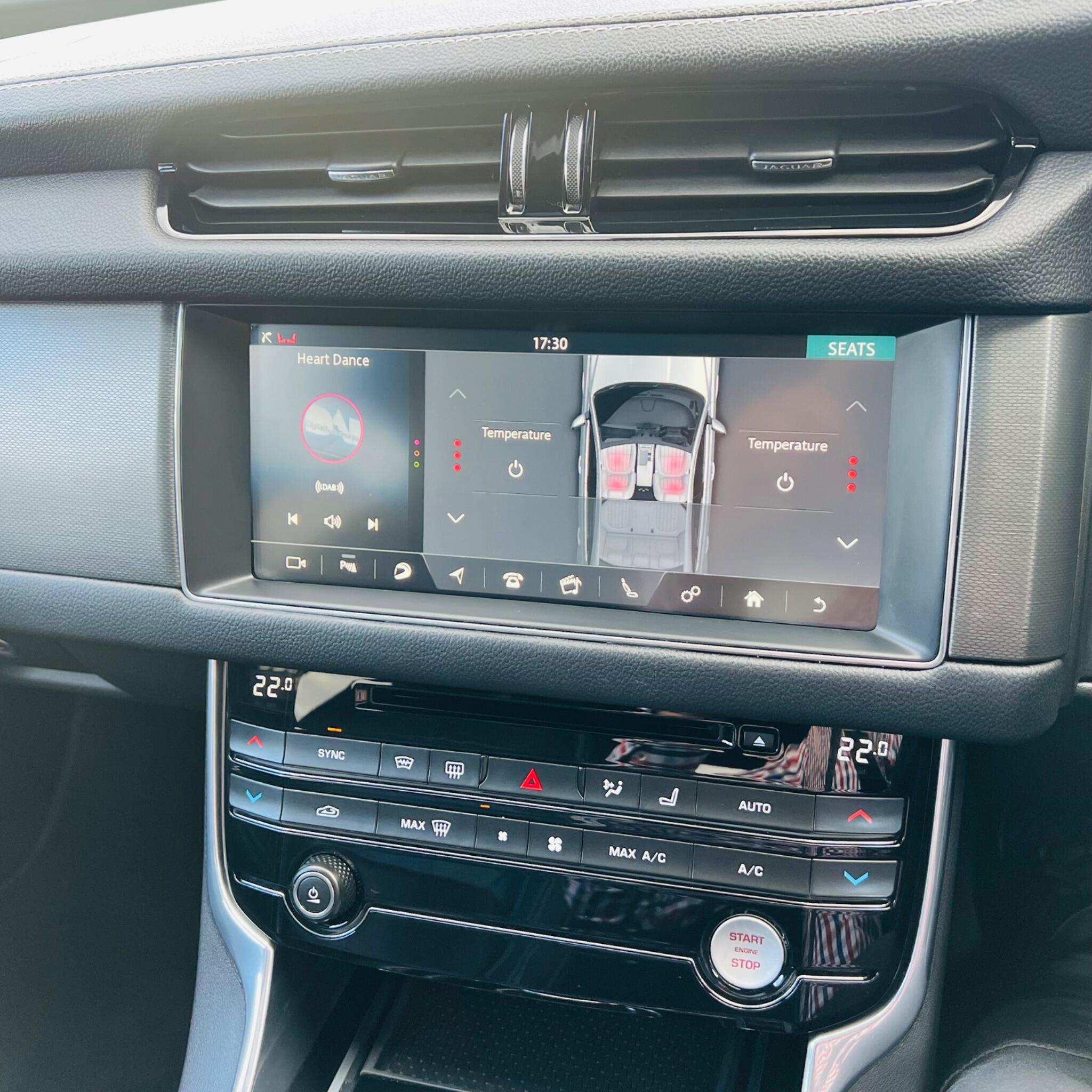 Jaguar XF view 19