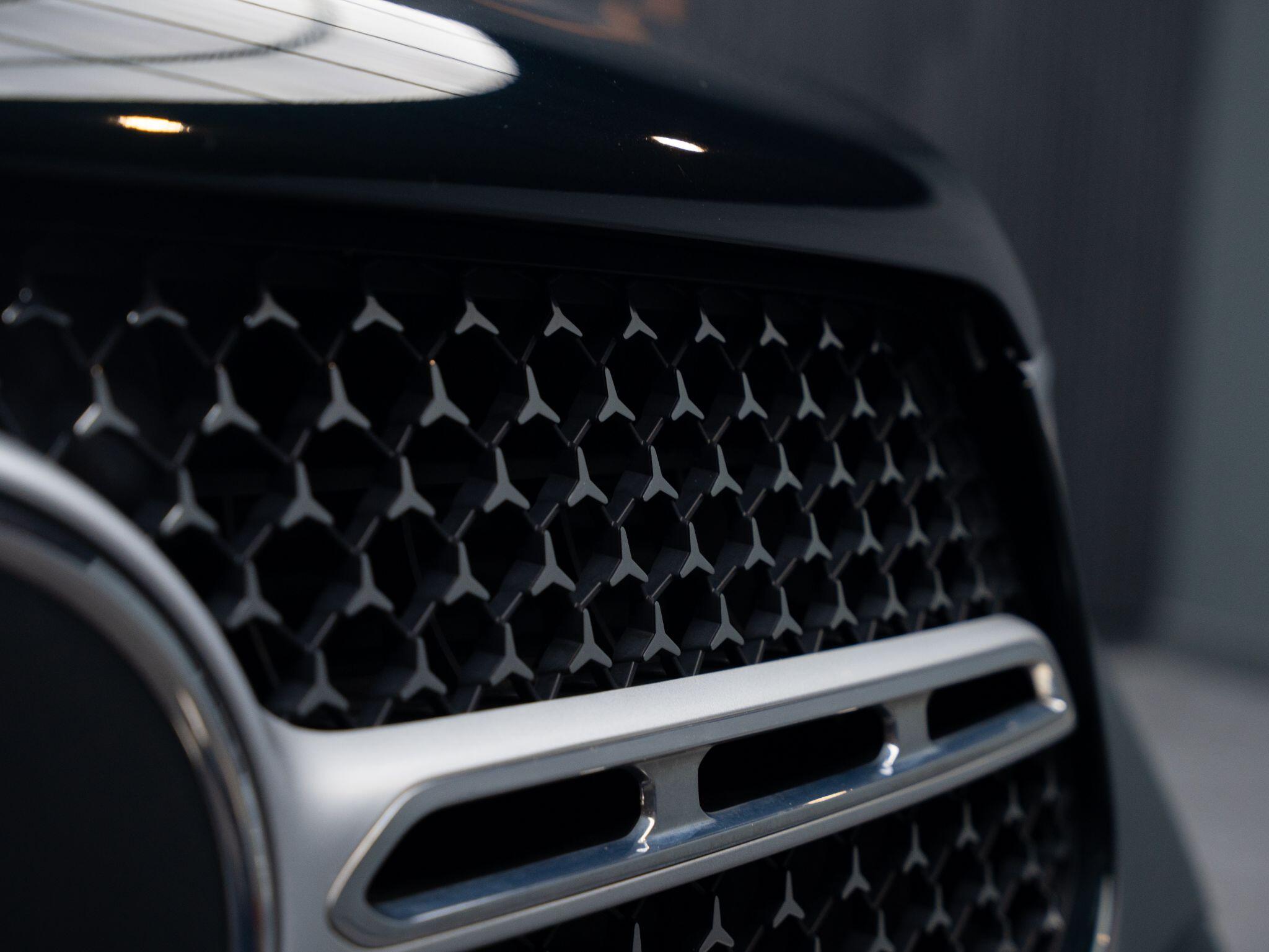 Mercedes-Benz GLE view 25