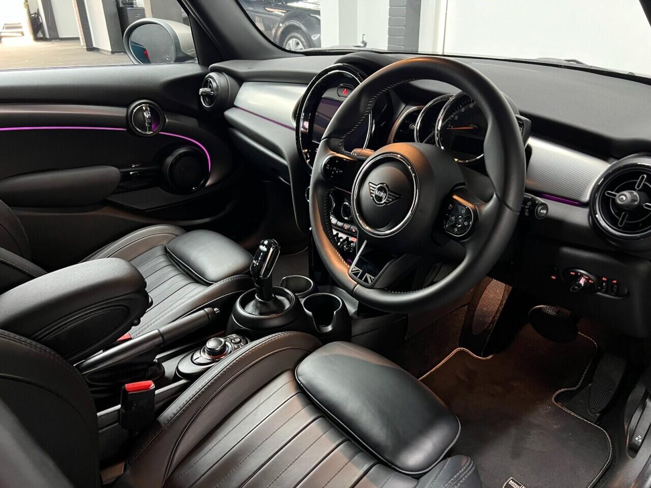 Mini Hatch view 40