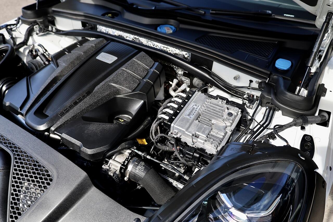 Porsche Macan view 31