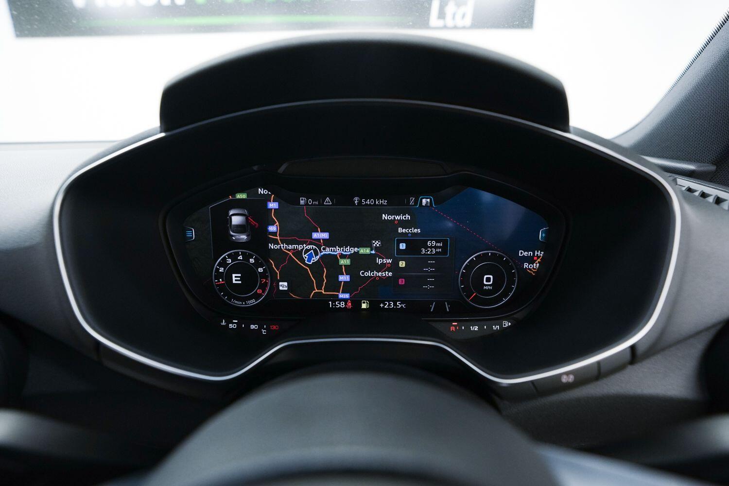 Audi TT view 19