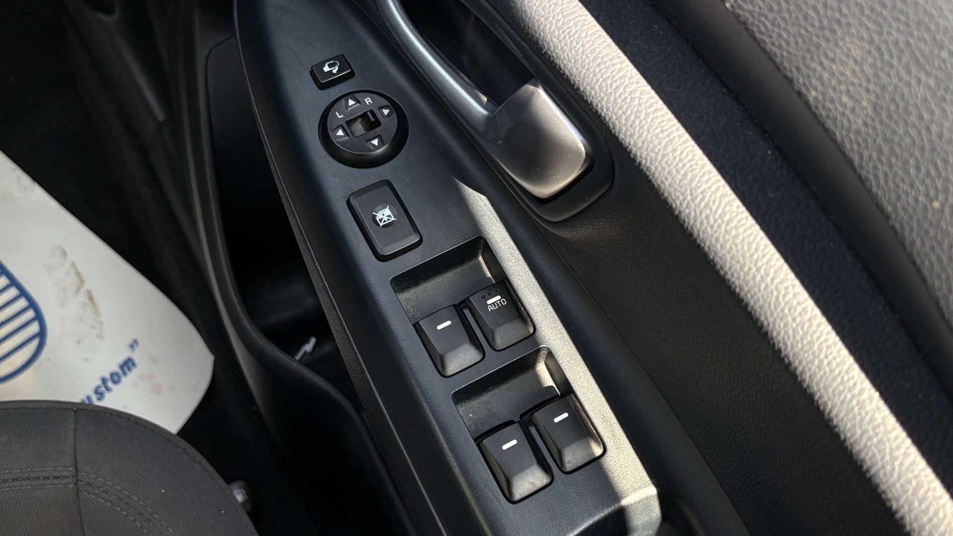 Kia Rio view 23