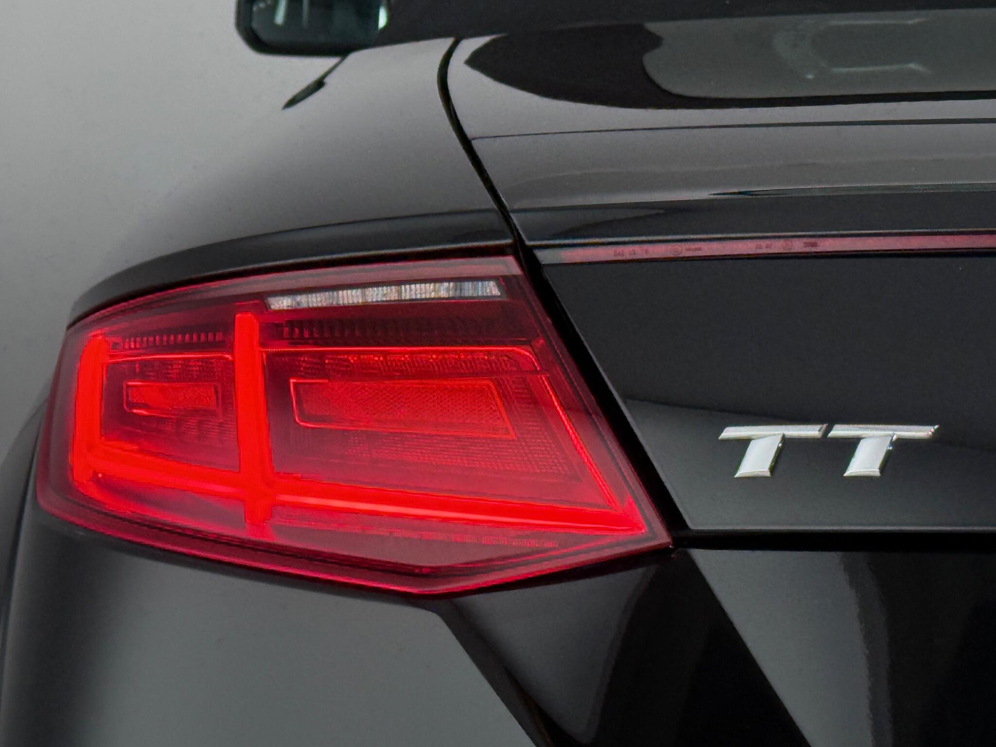 Audi TT view 9