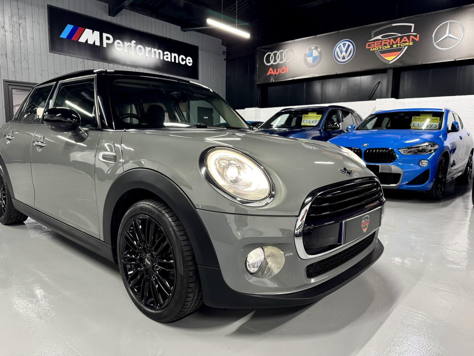 Mini Cooper view 11