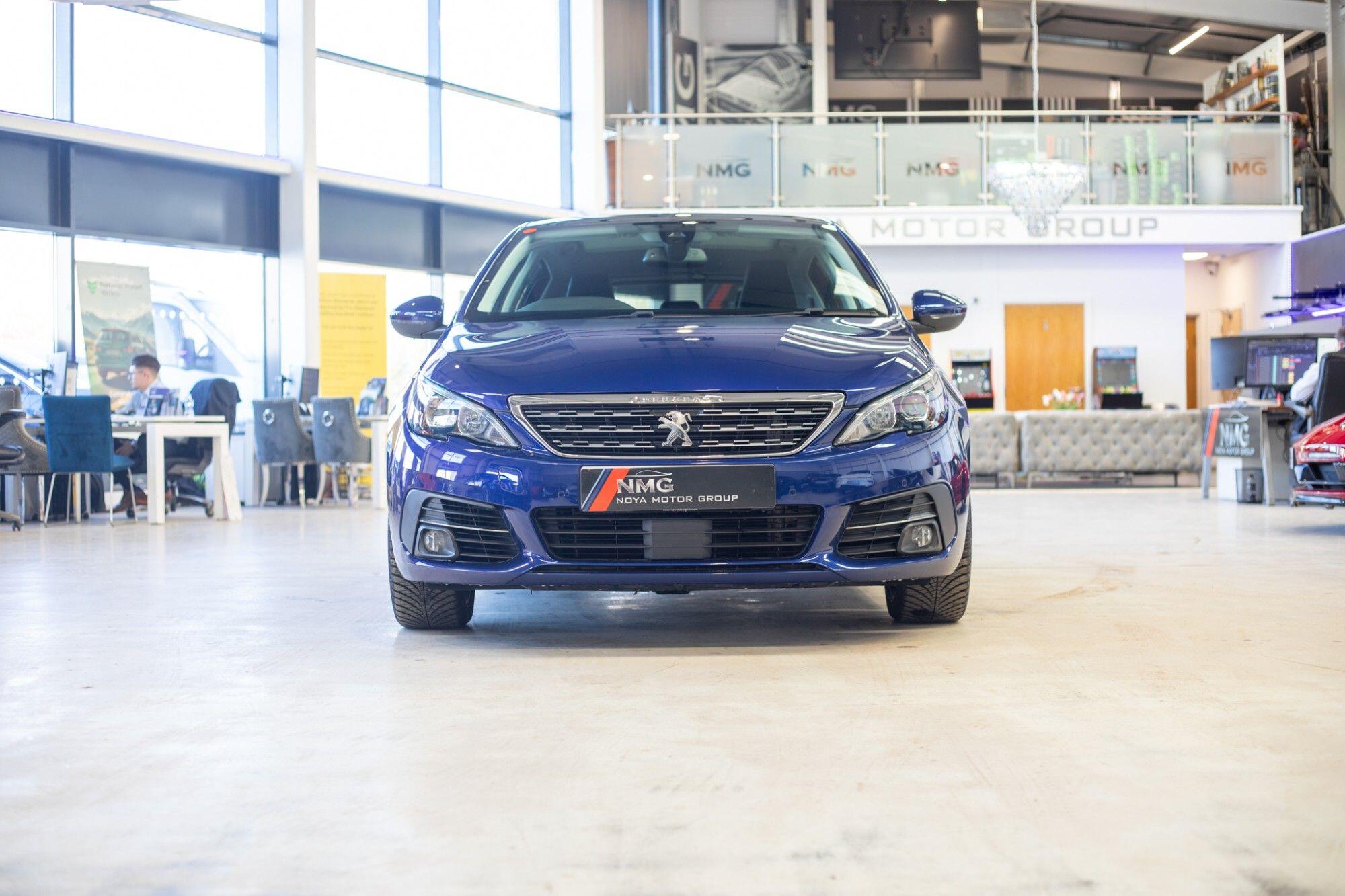 Peugeot 308 view 11