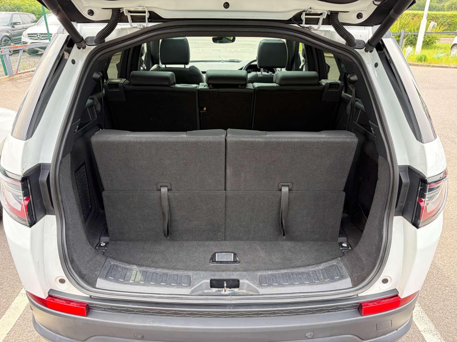Land Rover Discovery Sport view 25