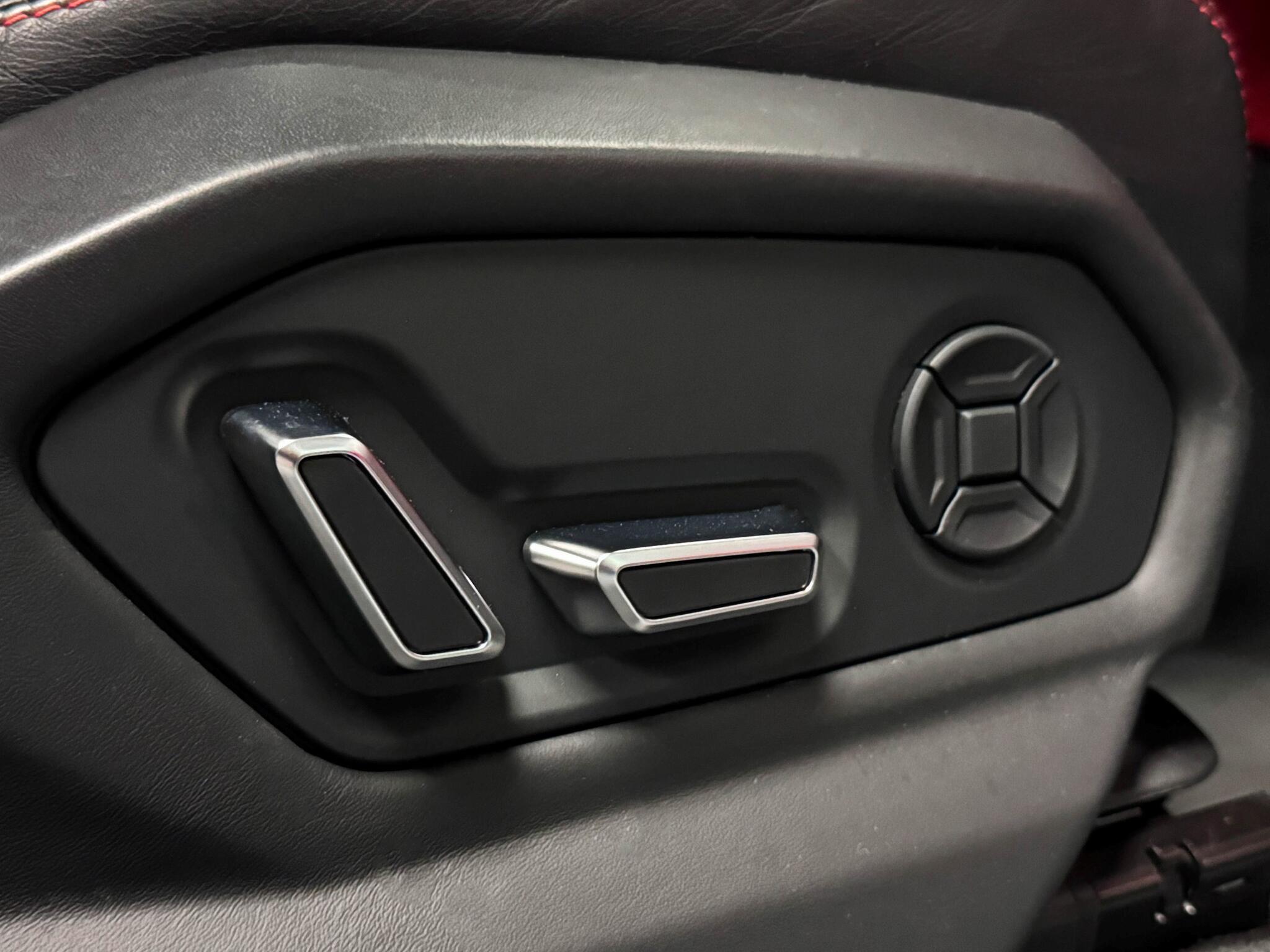 Lamborghini Urus view 23