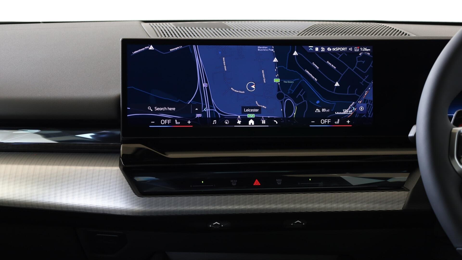BMW 5 Series view 8