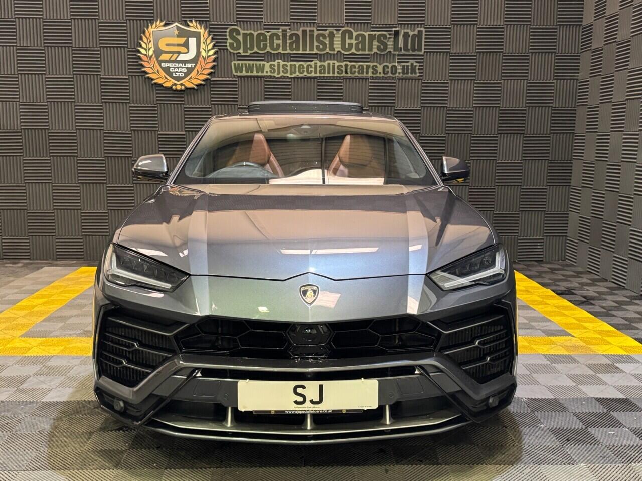 Lamborghini Urus view 2