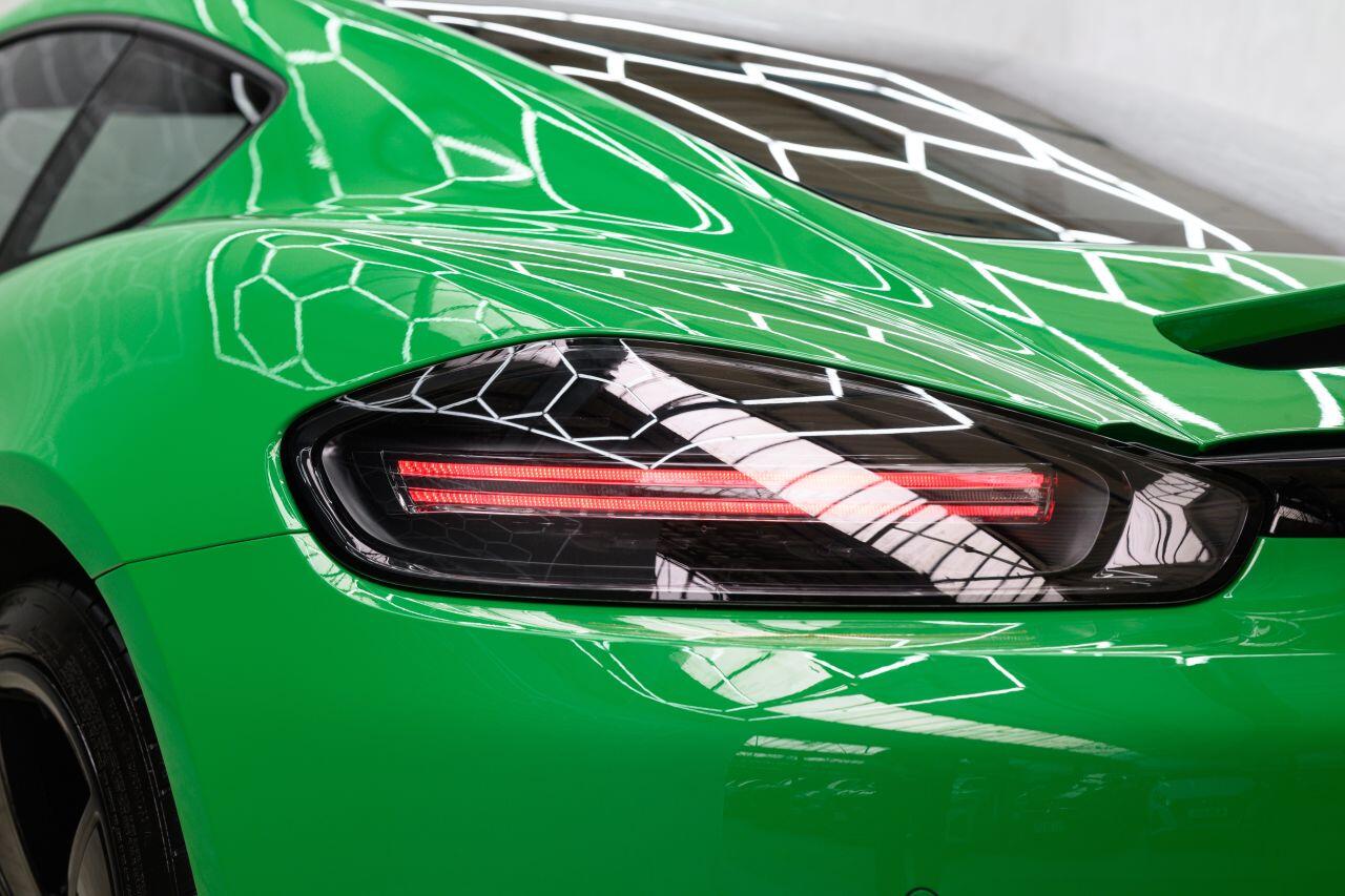 Porsche Cayman view 16