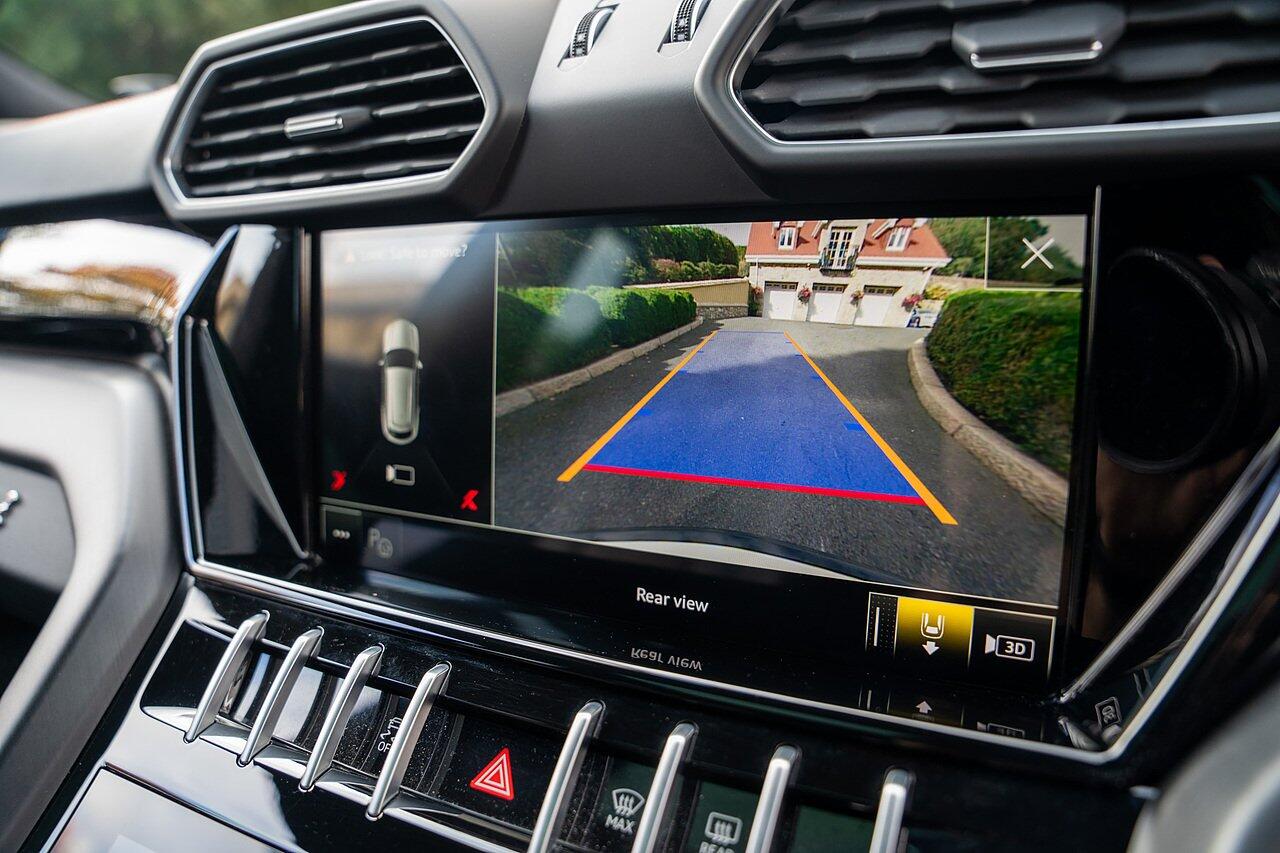 Lamborghini Urus view 84