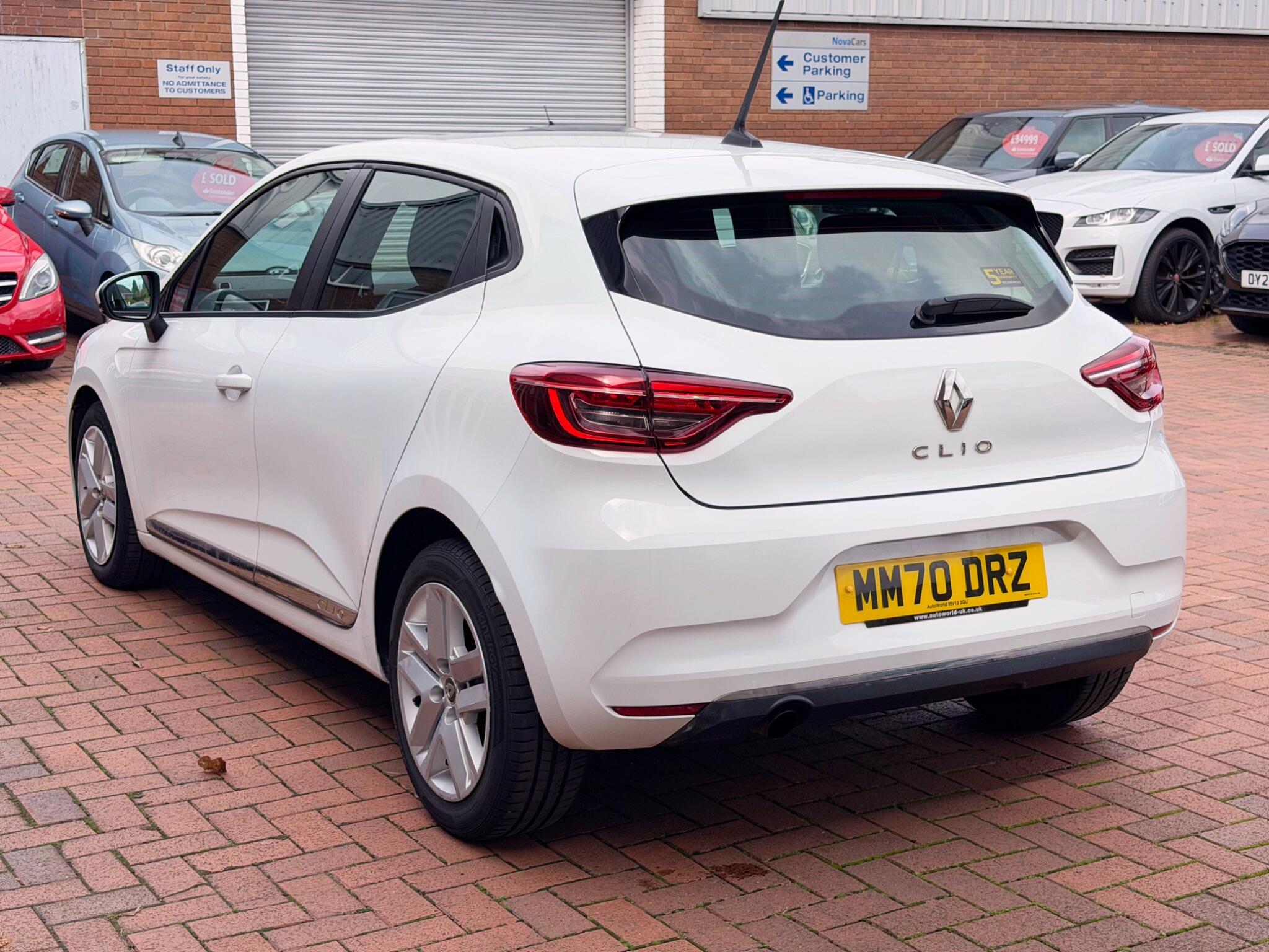 Renault Clio view 25