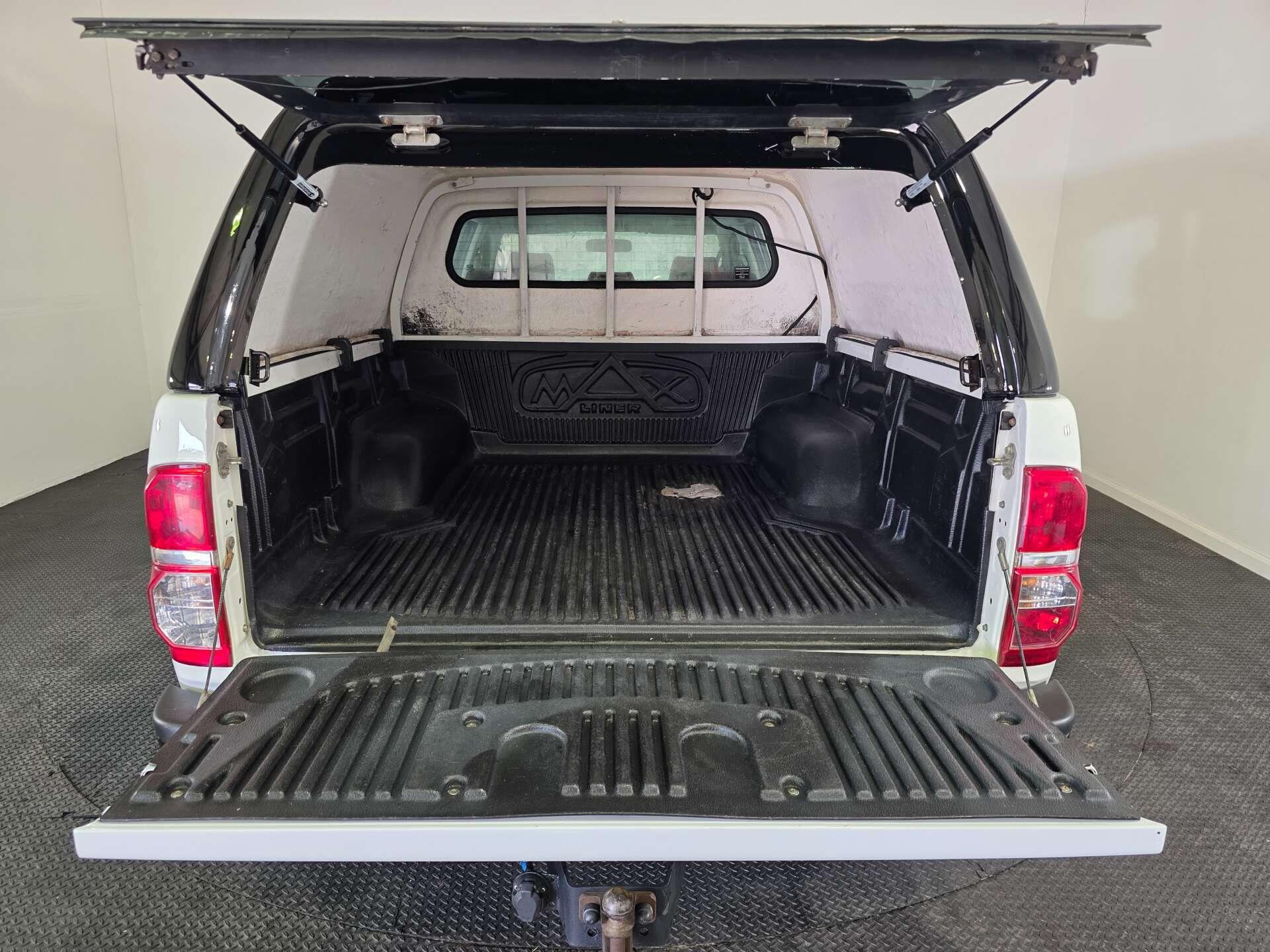 Toyota Hilux view 30