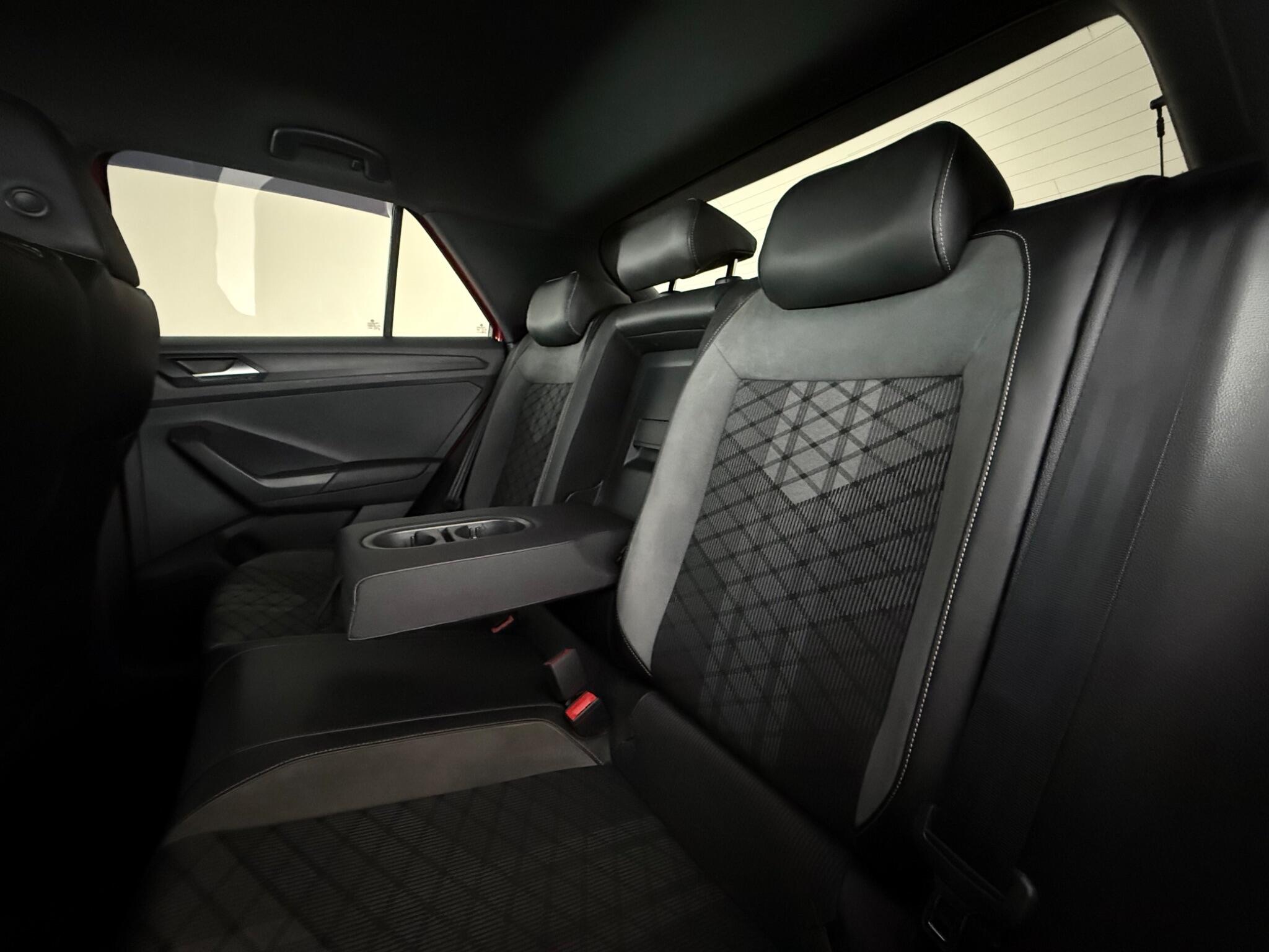 Volkswagen T-Roc view 34
