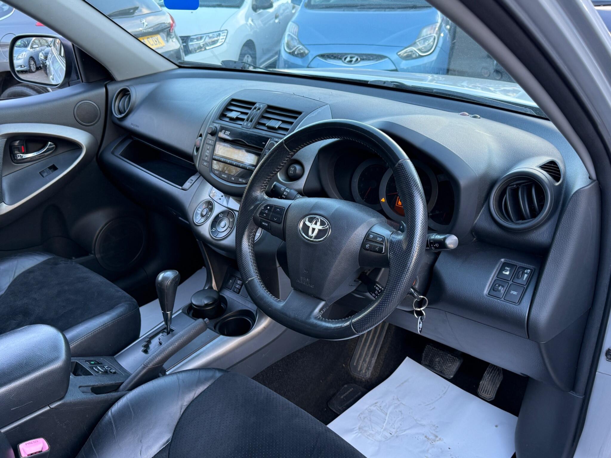 Toyota RAV4 - Image 34