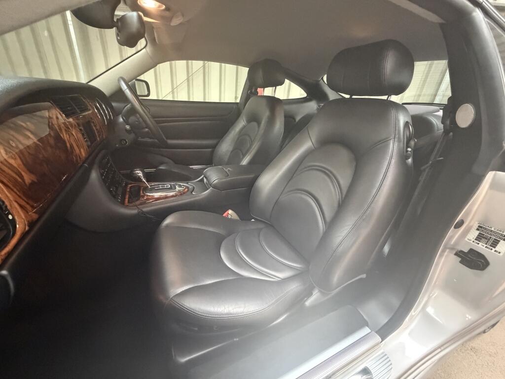 Jaguar XK8 view 18