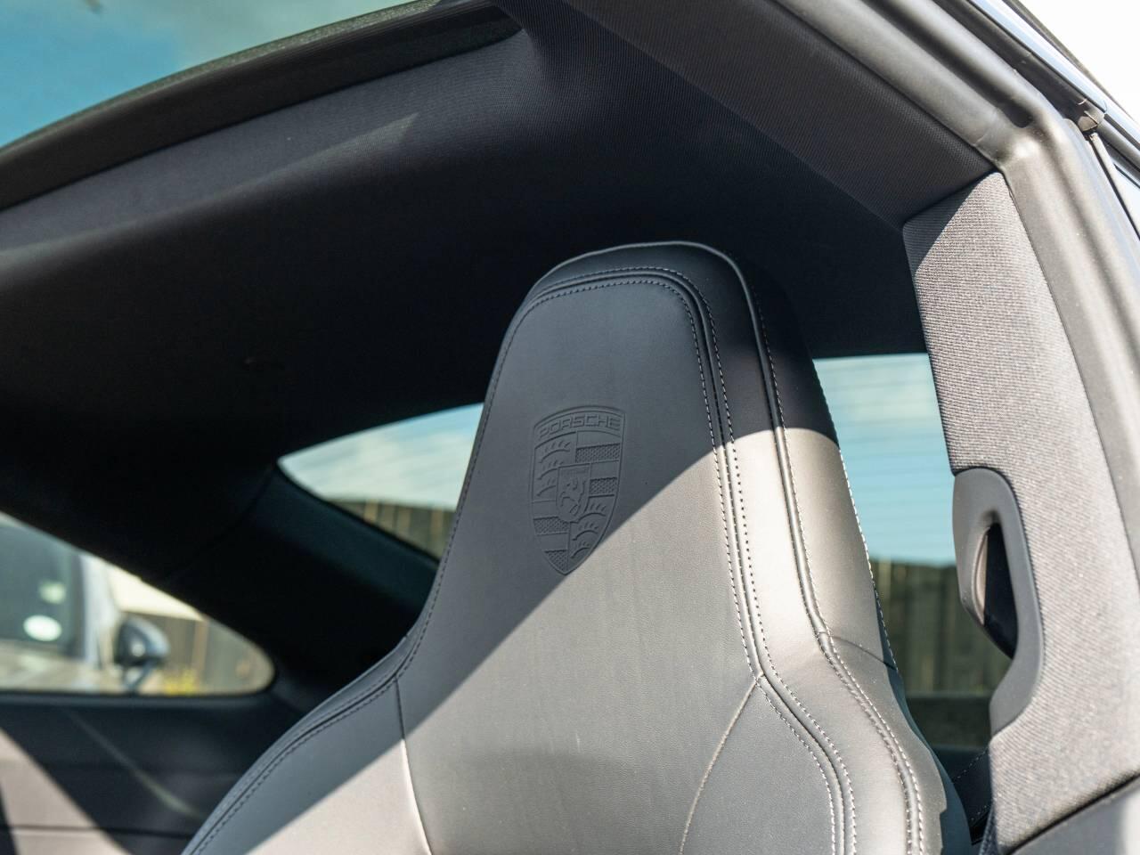 Porsche 911 view 34