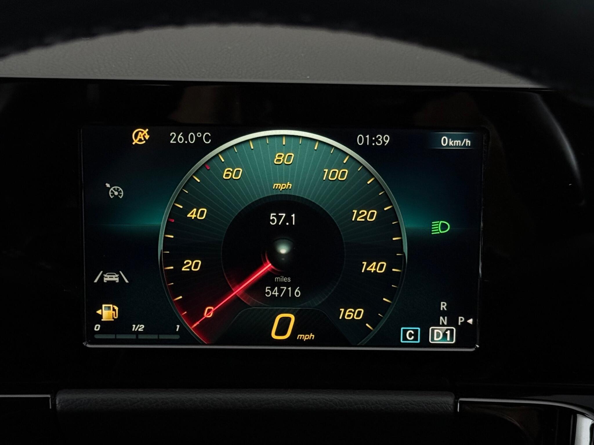 Mercedes-Benz Gla view 16
