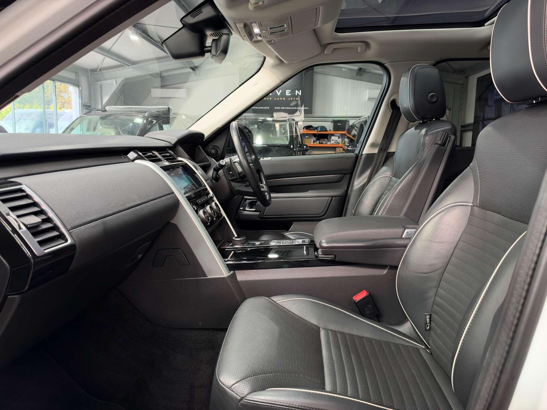Land Rover Discovery view 26
