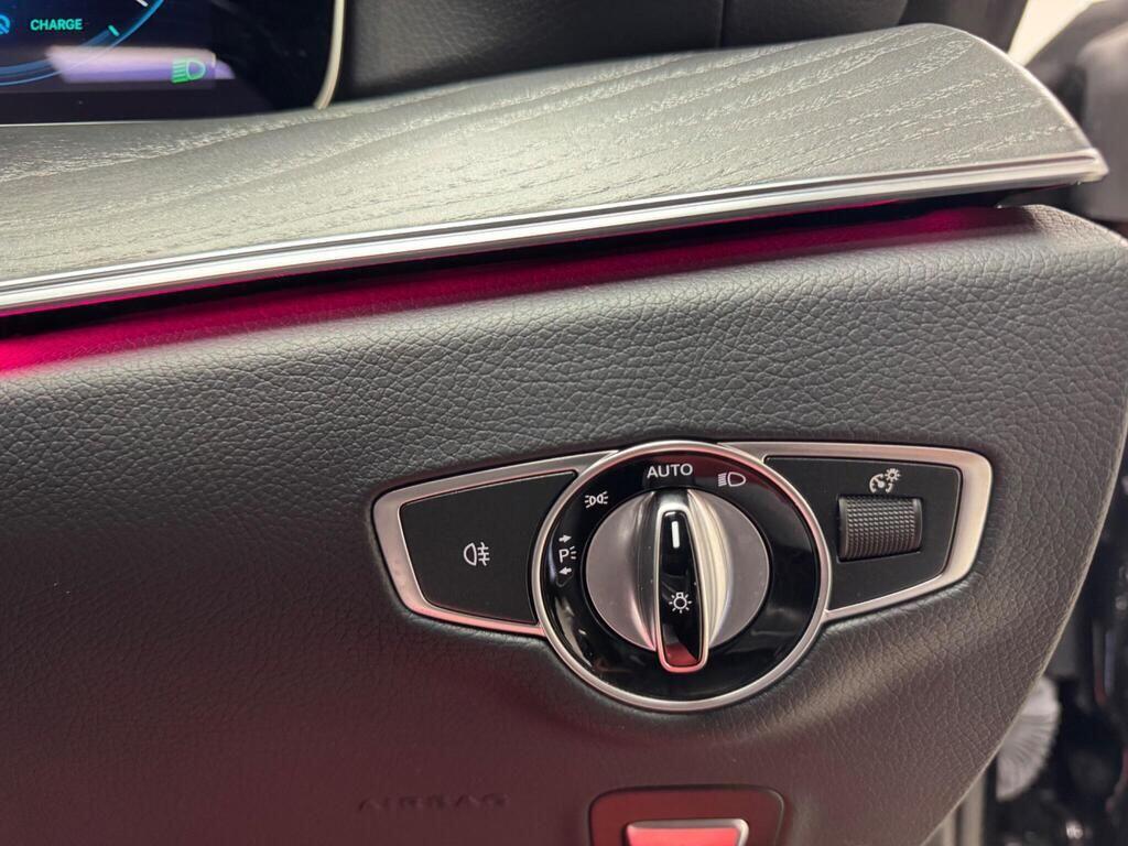 Mercedes-Benz E-Class view 11