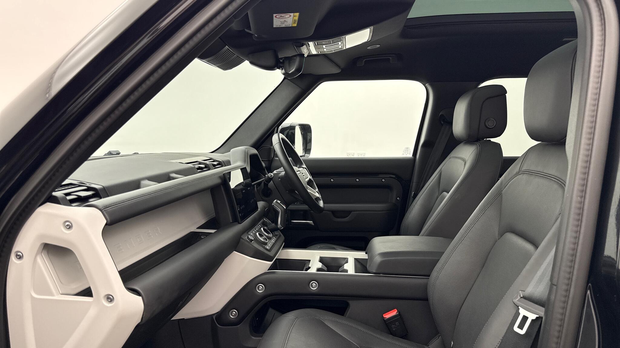 Land Rover Defender view 3
