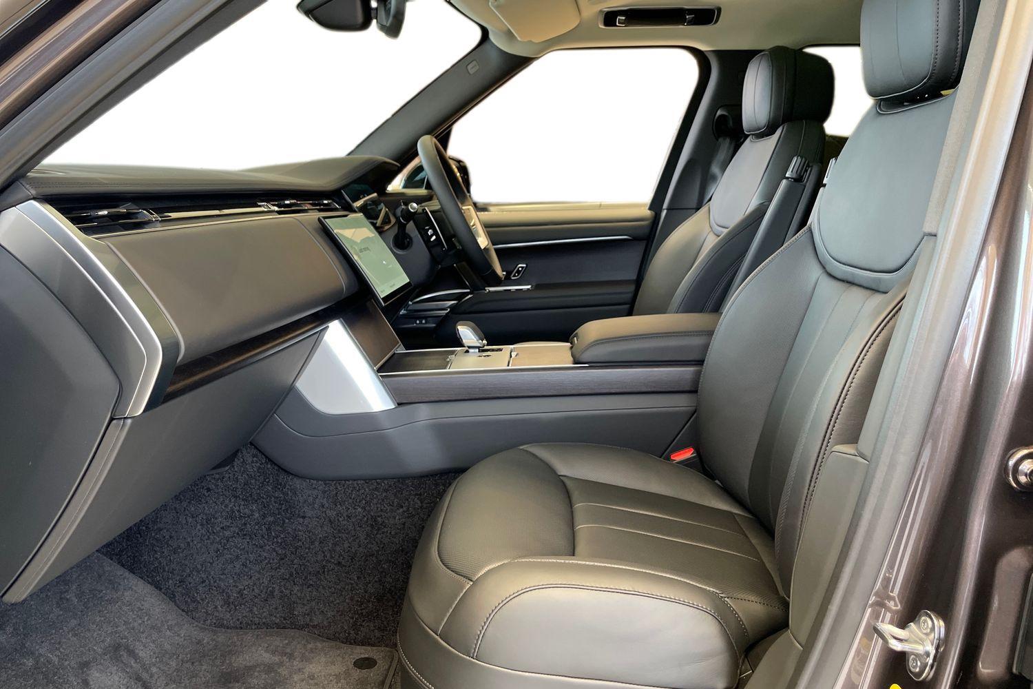 Land Rover Range Rover view 3