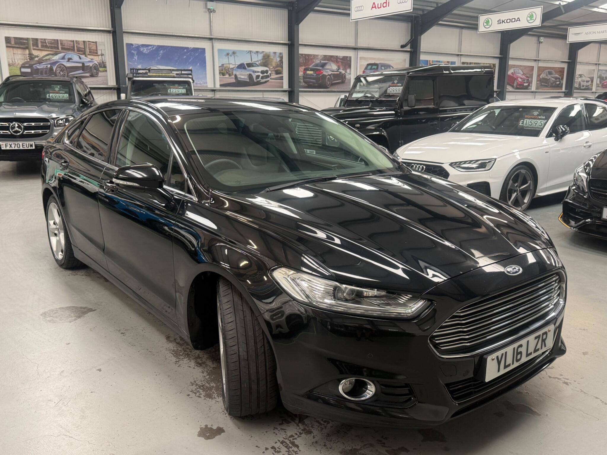 Ford Mondeo view 10