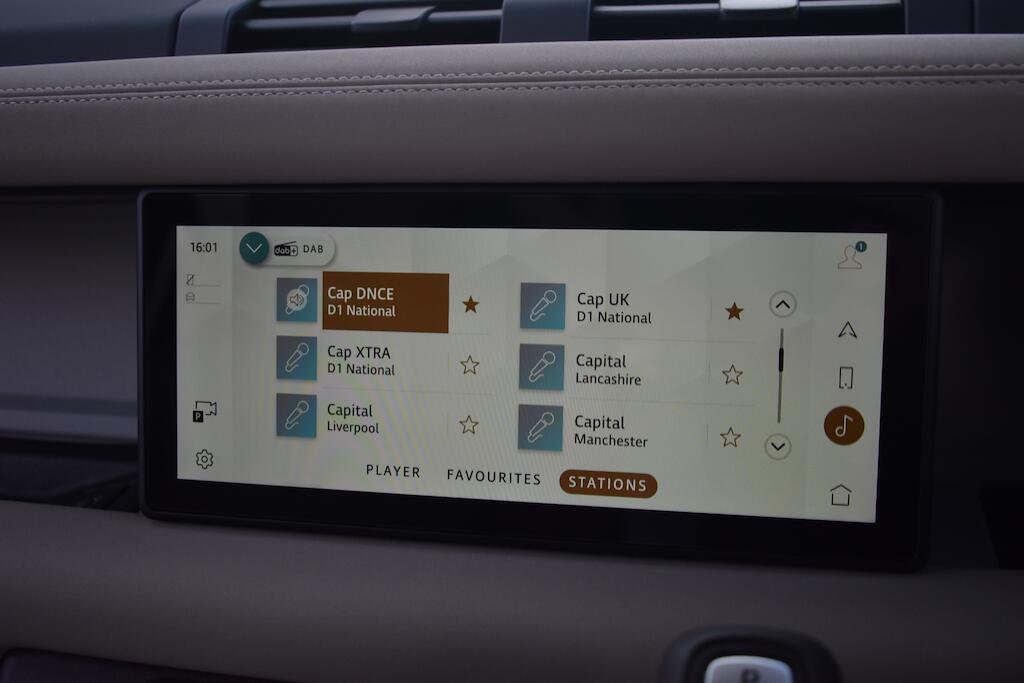 Land Rover Defender view 74