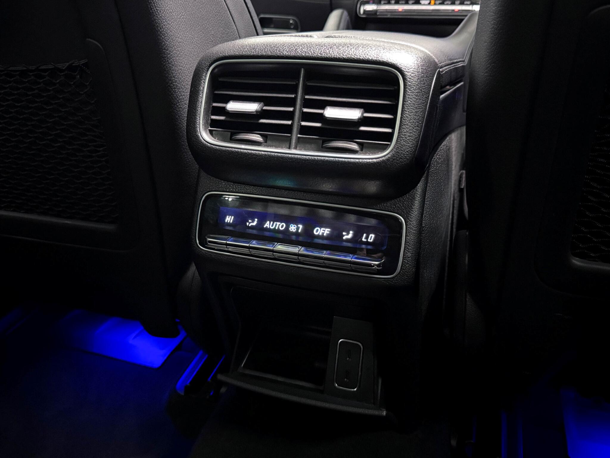 Mercedes-Benz GLE view 17