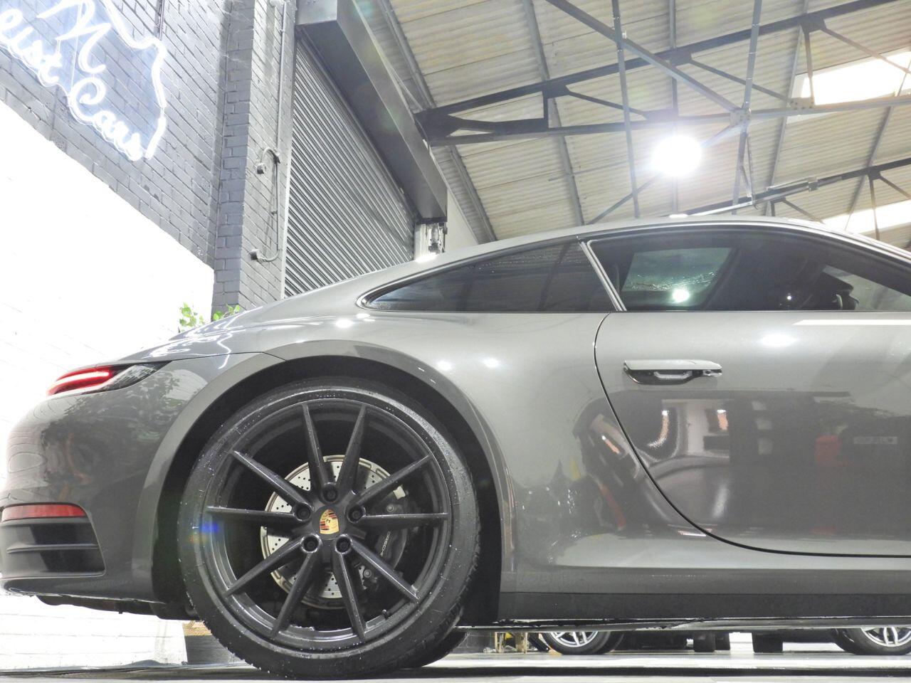 Porsche 911 view 13