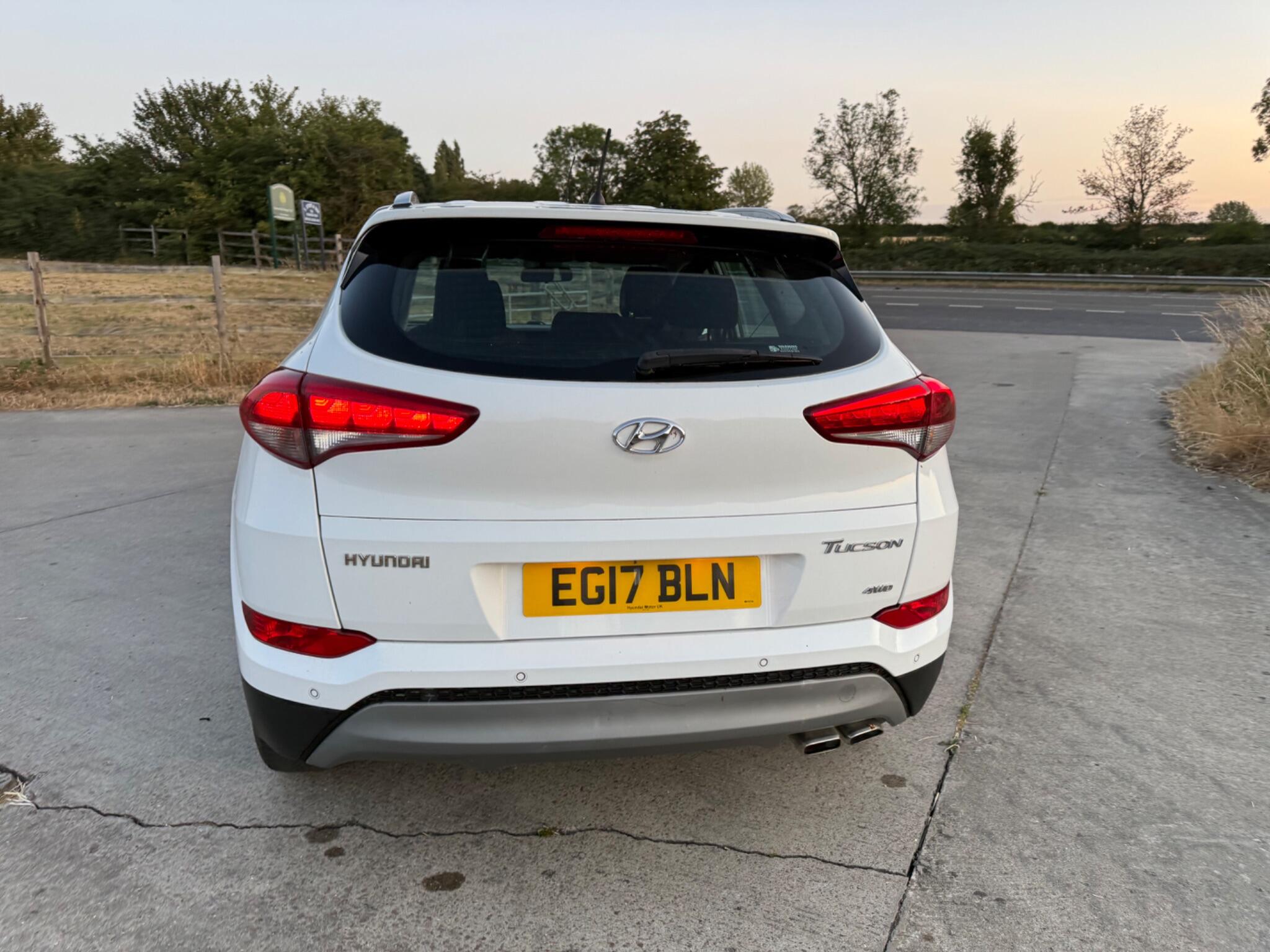 Hyundai TUCSON 2.0 CRDi Premium SE 4WD Euro 6 5dr — photo 20 of 102