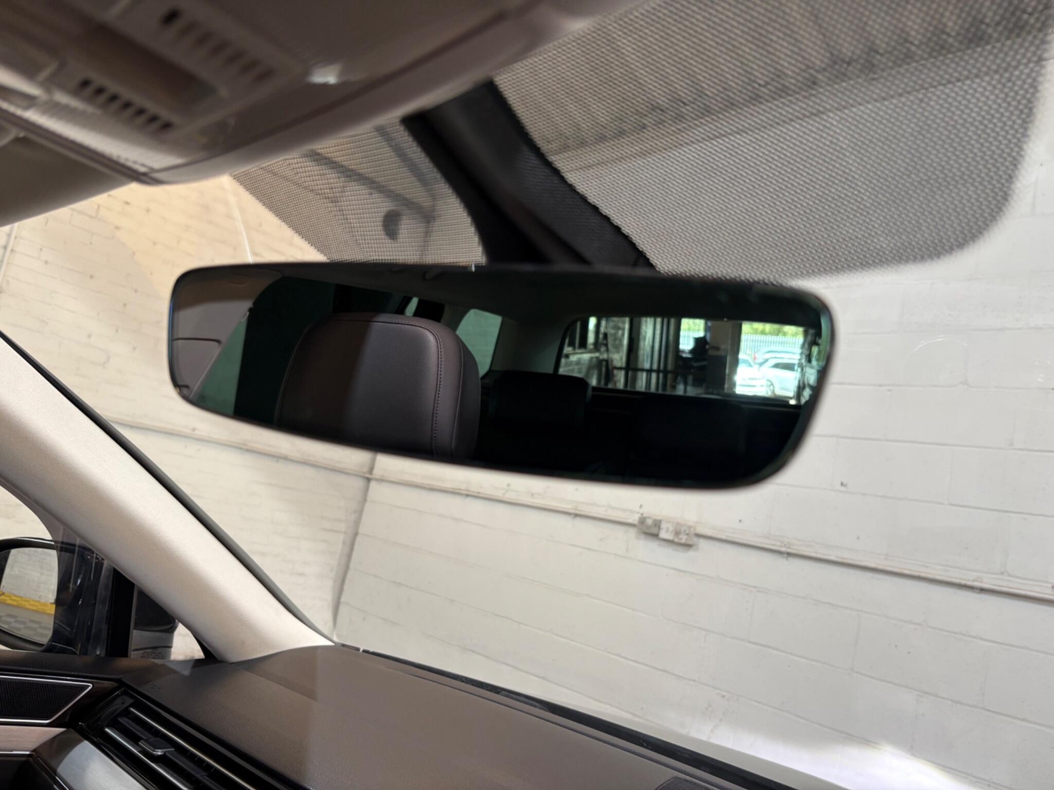 Volkswagen Passat view 18