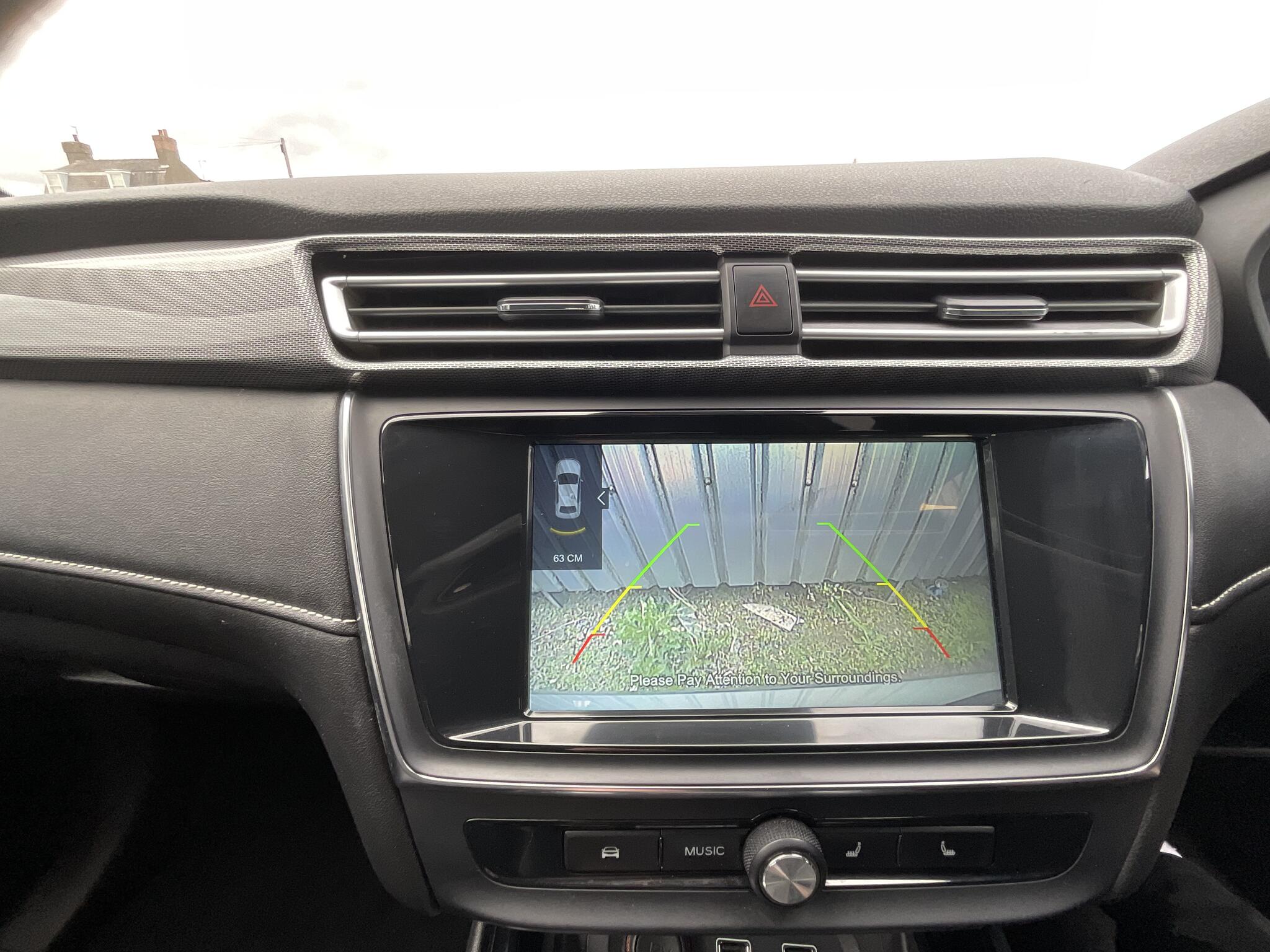 MG MG5 view 26