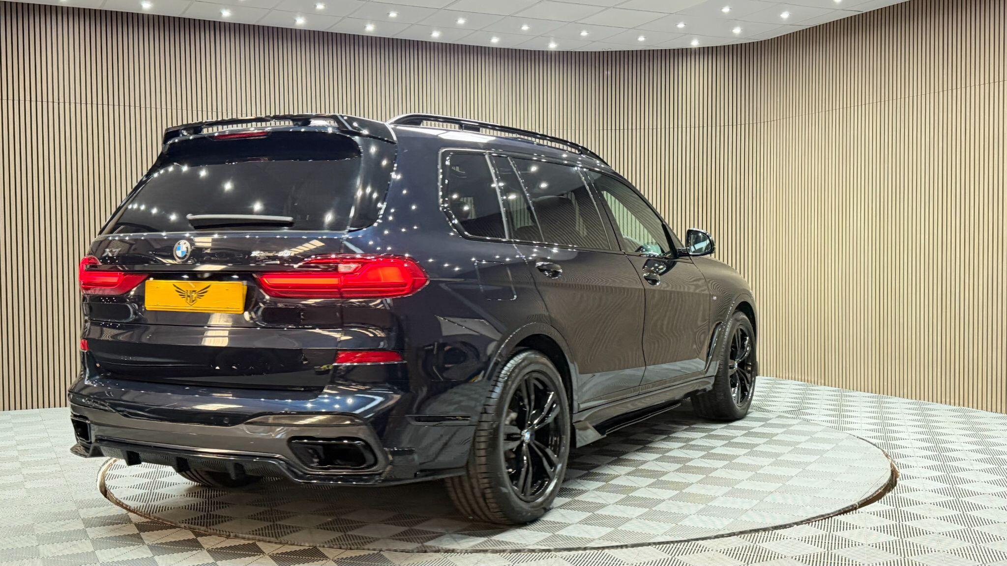 BMW X7 view 7
