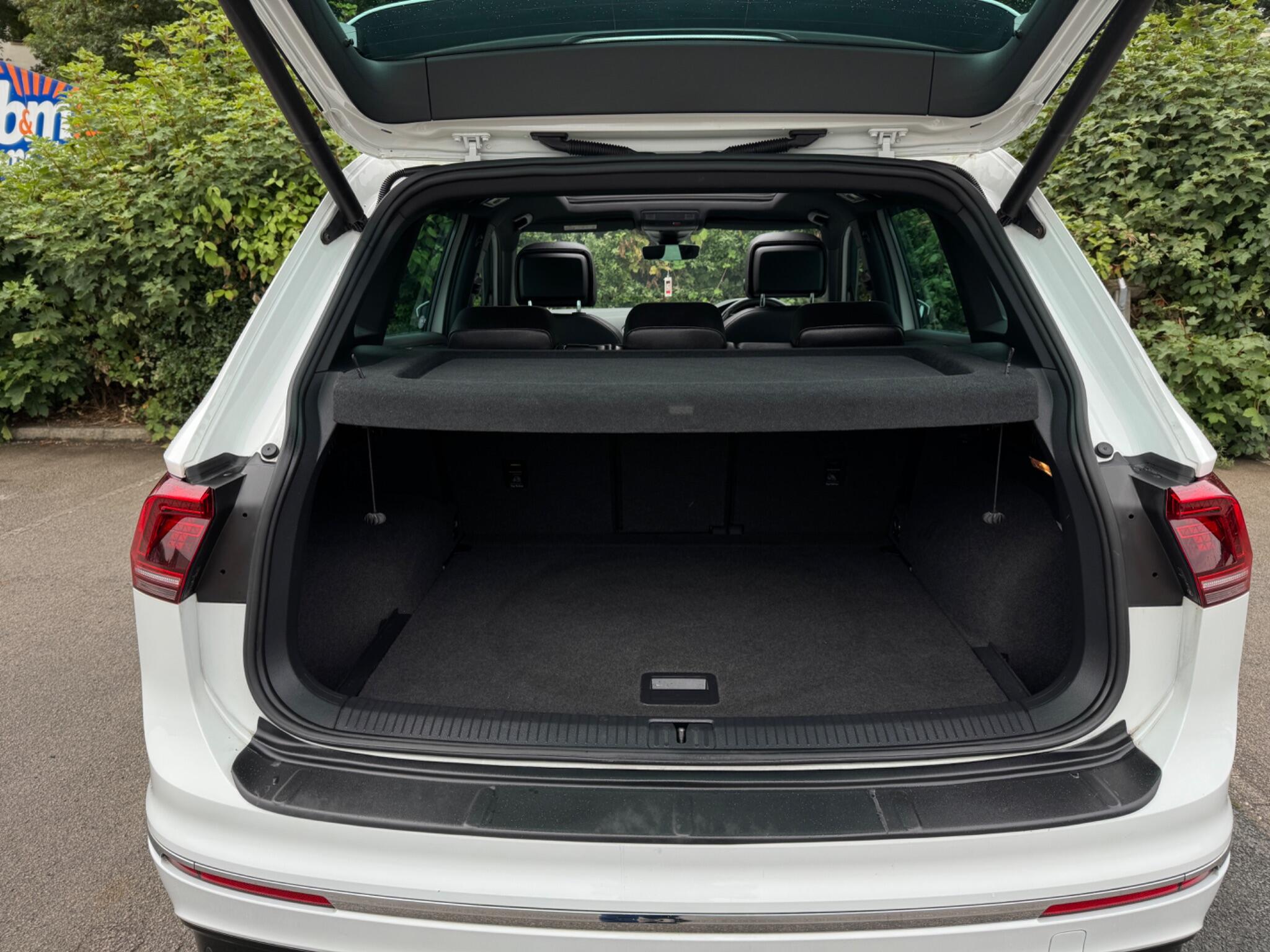 Volkswagen Tiguan view 36