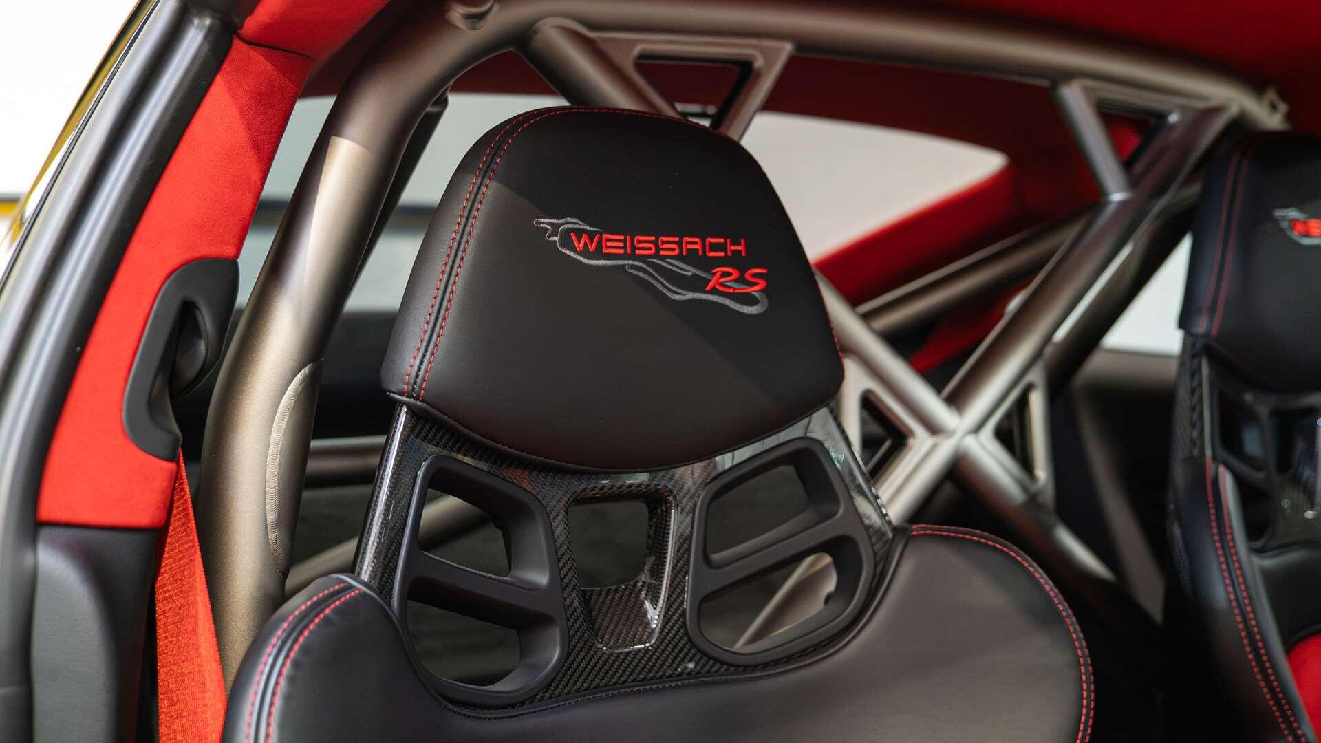 Porsche 911 view 13