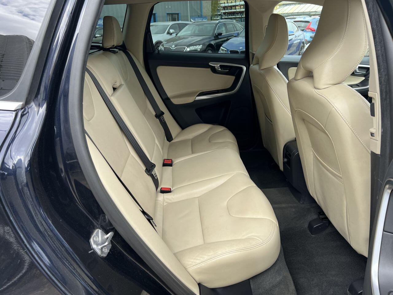 Volvo XC60 view 19