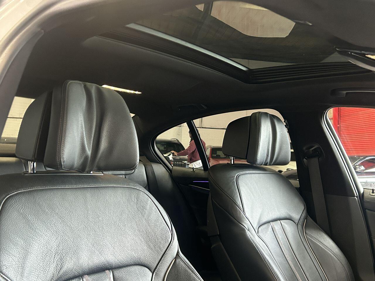 BMW 5 Series view 15