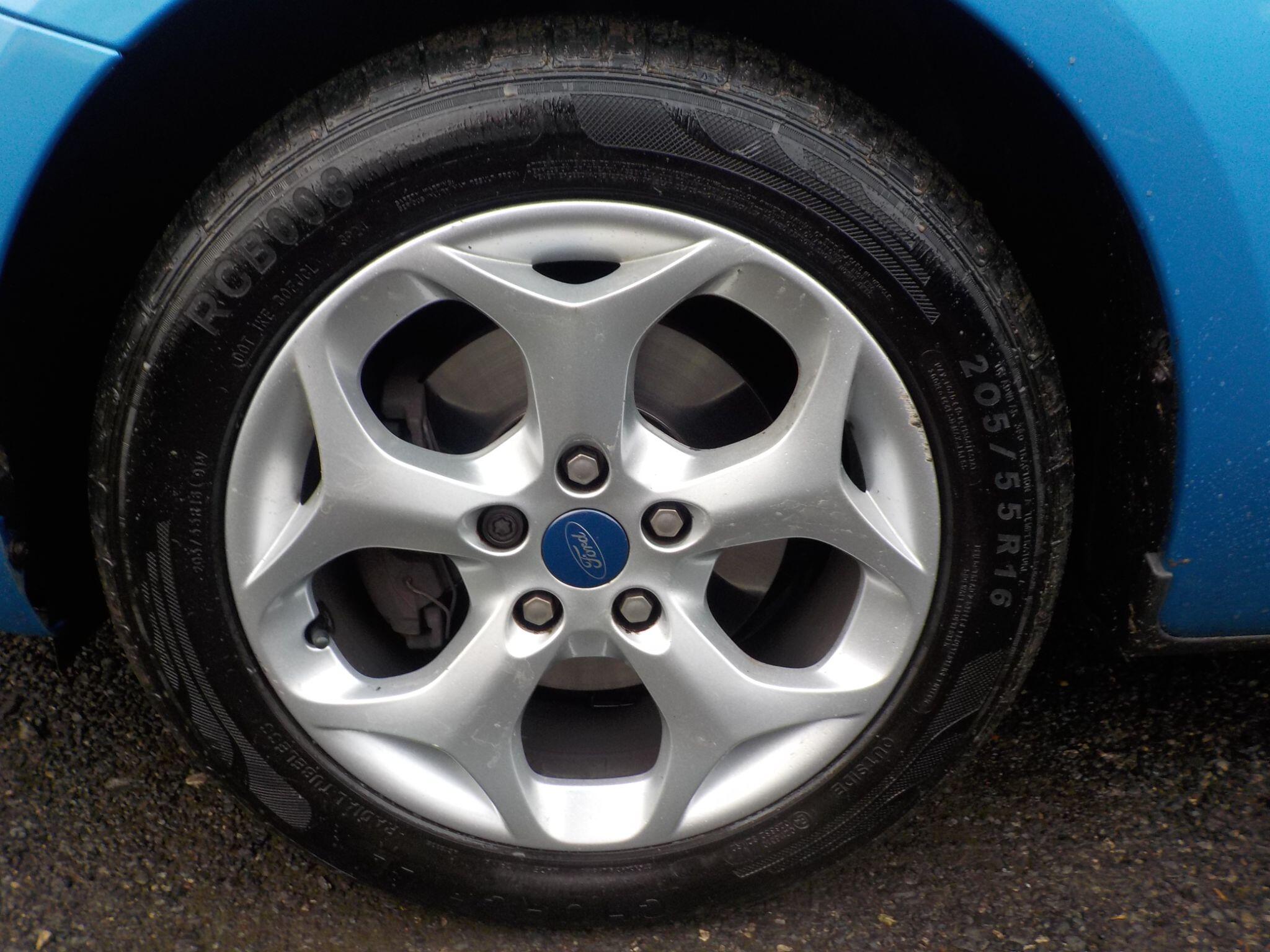 Ford Focus 1.6 Sport Auto 5dr