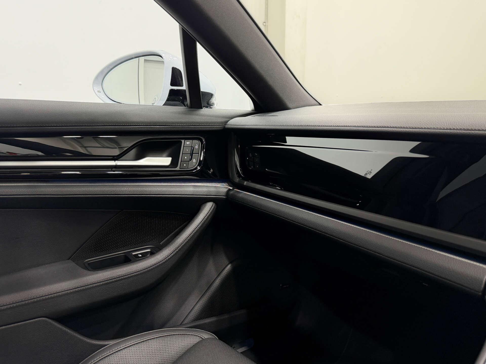 Porsche Panamera view 43