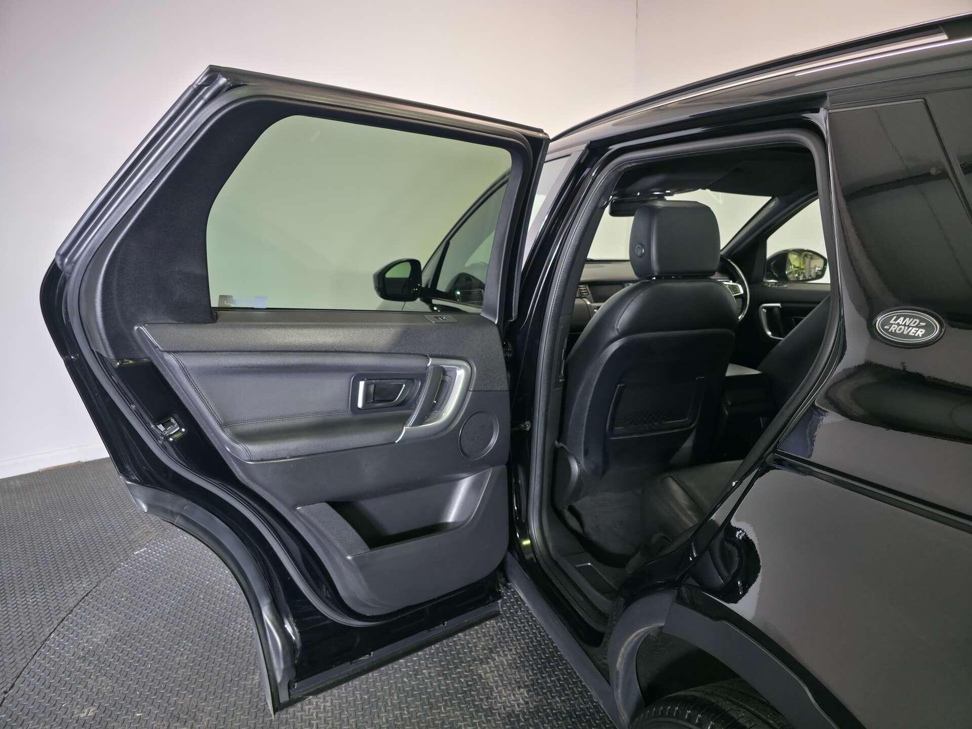 Land Rover Discovery Sport view 58