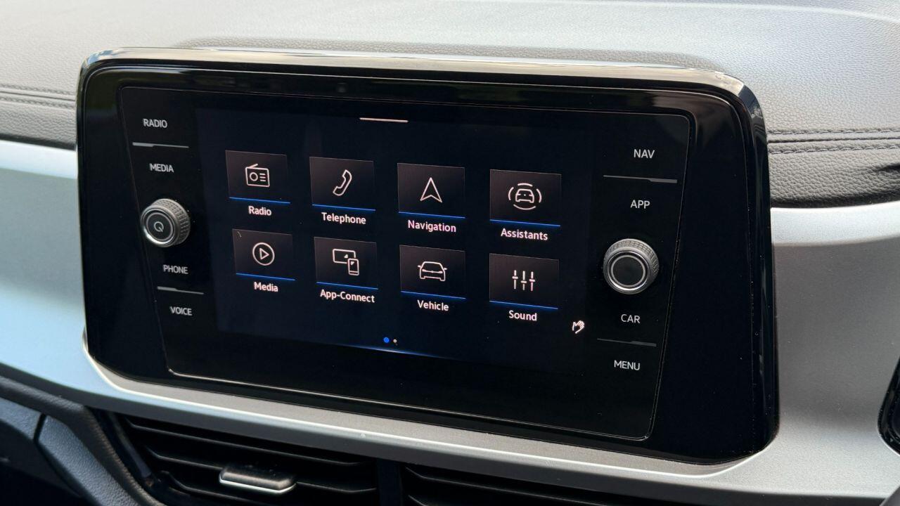 Volkswagen T-Roc view 27